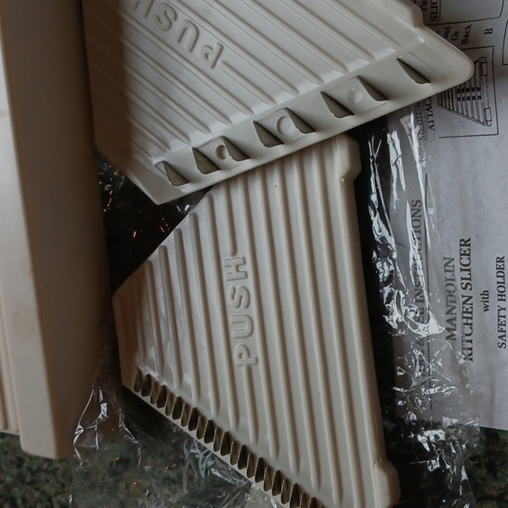 Kitchen  Mandolin Kitchen Slicer 5 PC. & Instructions. - Picture 4 of 8